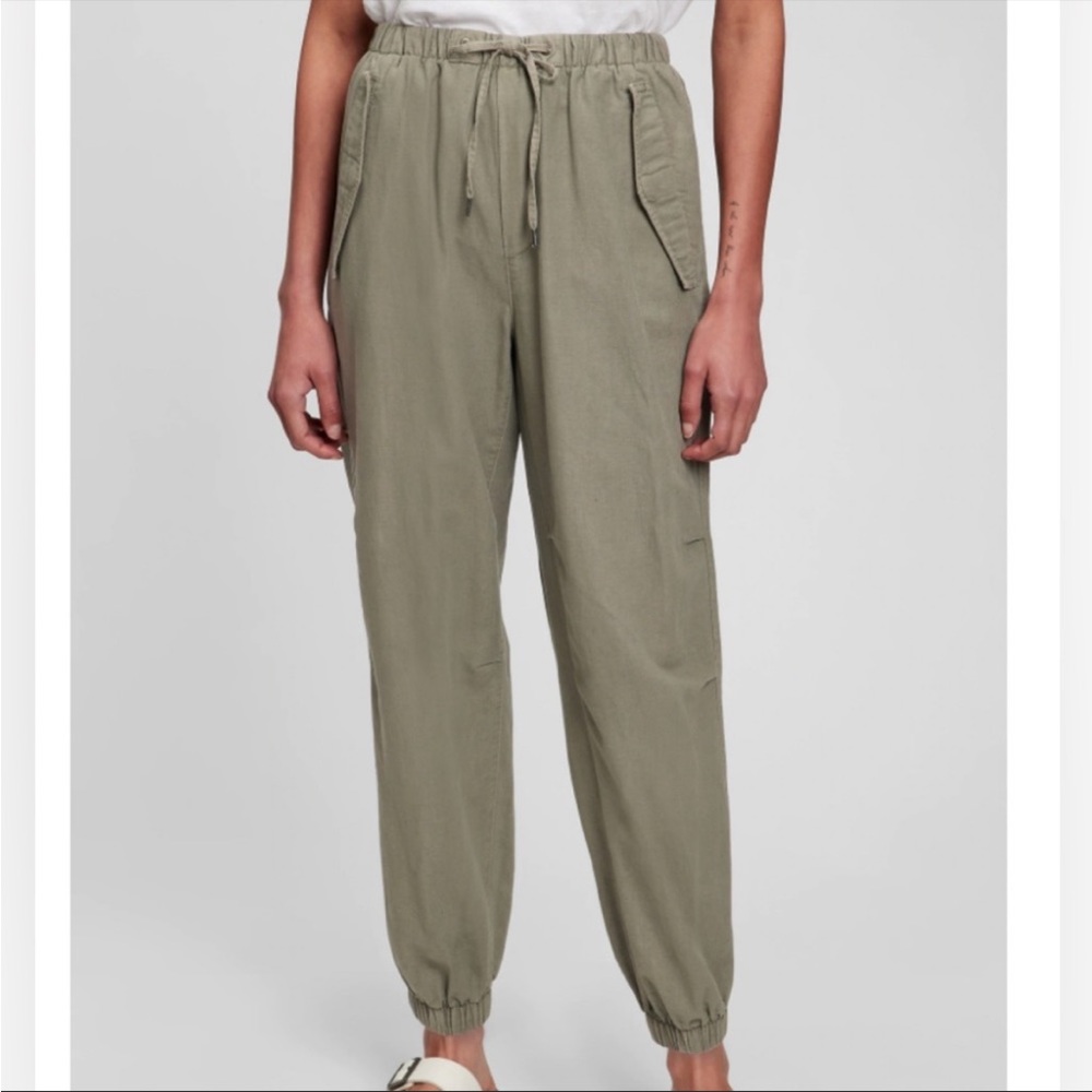 Green linen cargo pants